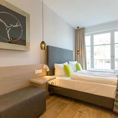 Beachhouse Bansin App 10 *