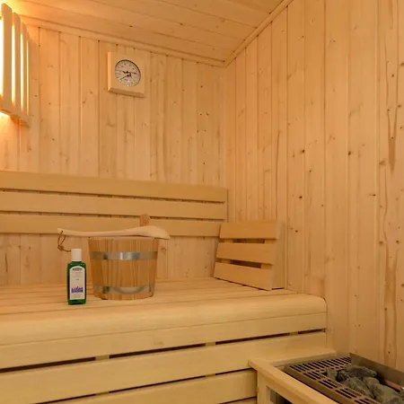 Beachhouse Bansin App 10 *